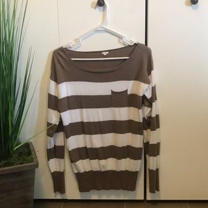 Light weight sweater